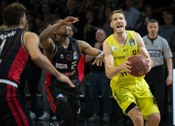 米高空发现 米高空发现