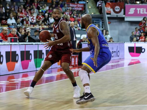 的不仅是他 的不仅是他